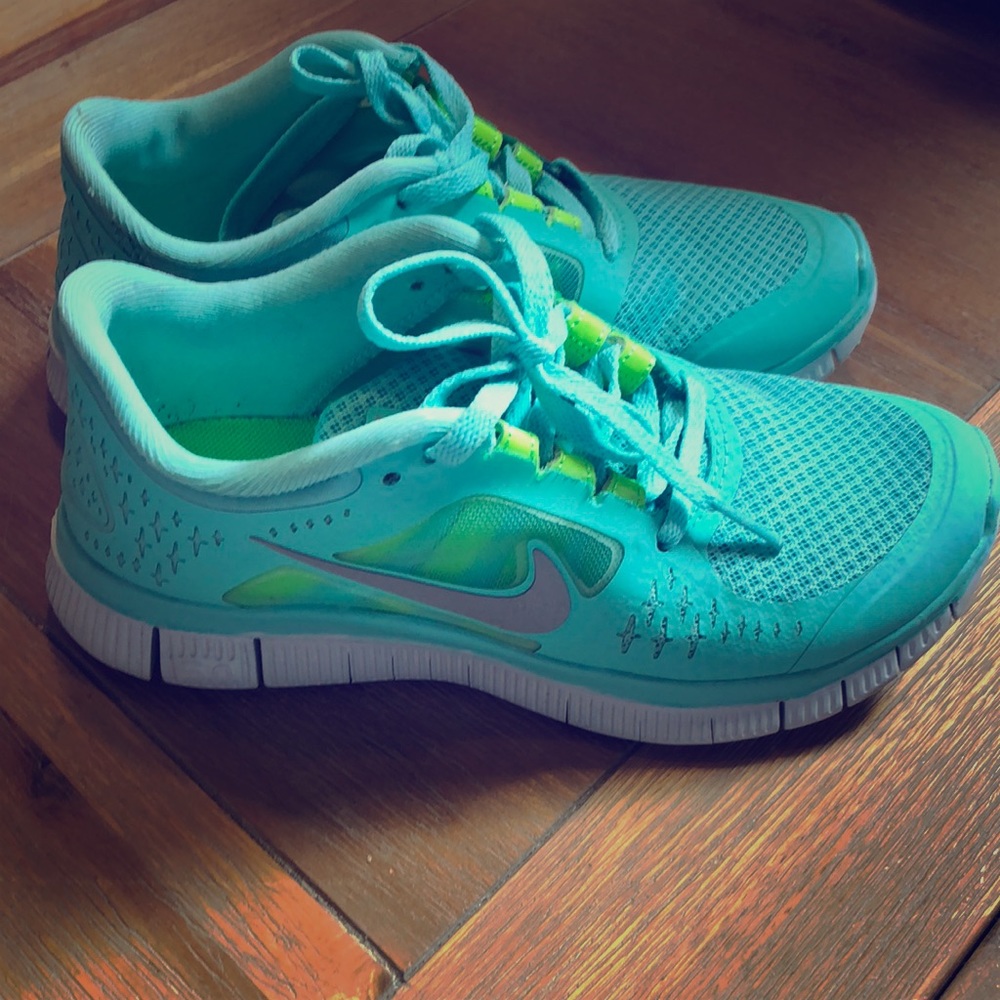 Tiffany Blue Nike free runs